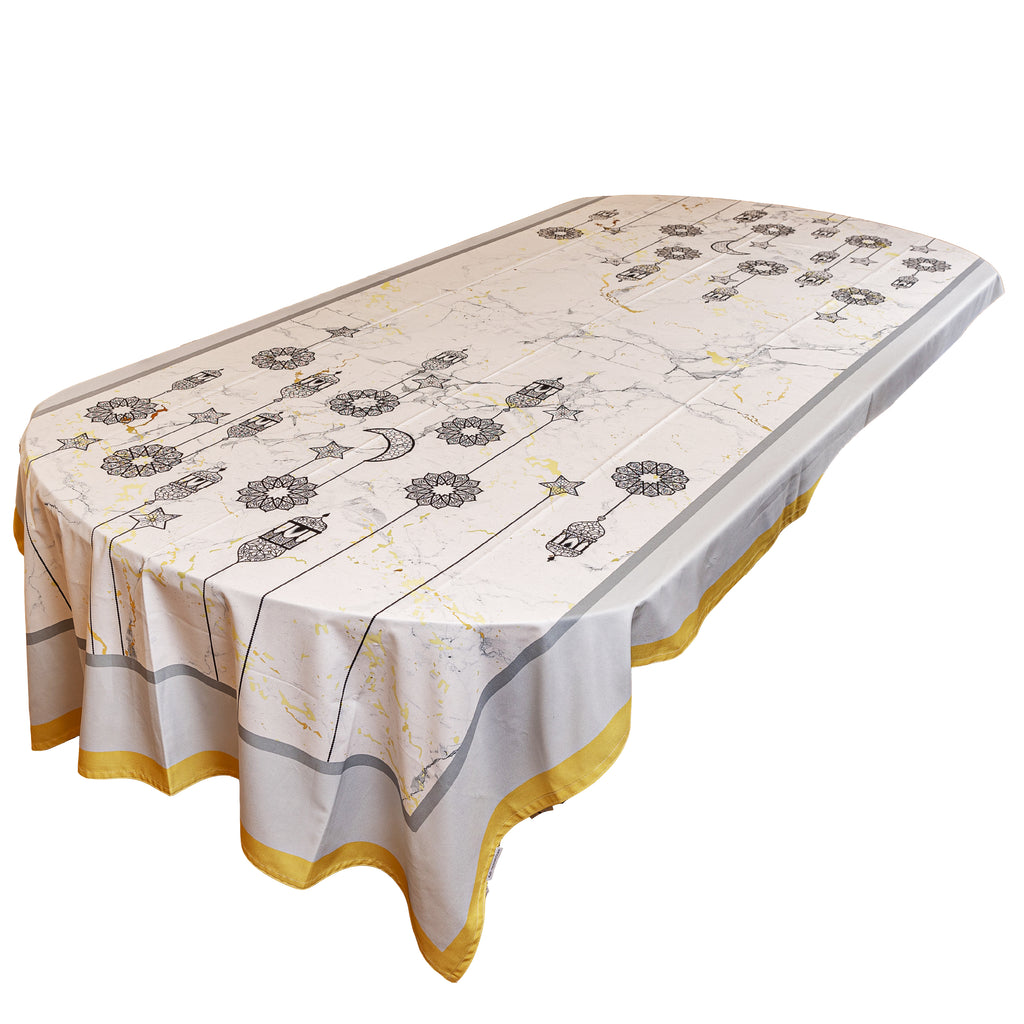 The marble effect lanterns and chains table cover