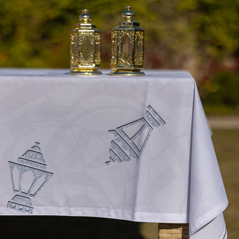 The mini shimmery lanterns table cover