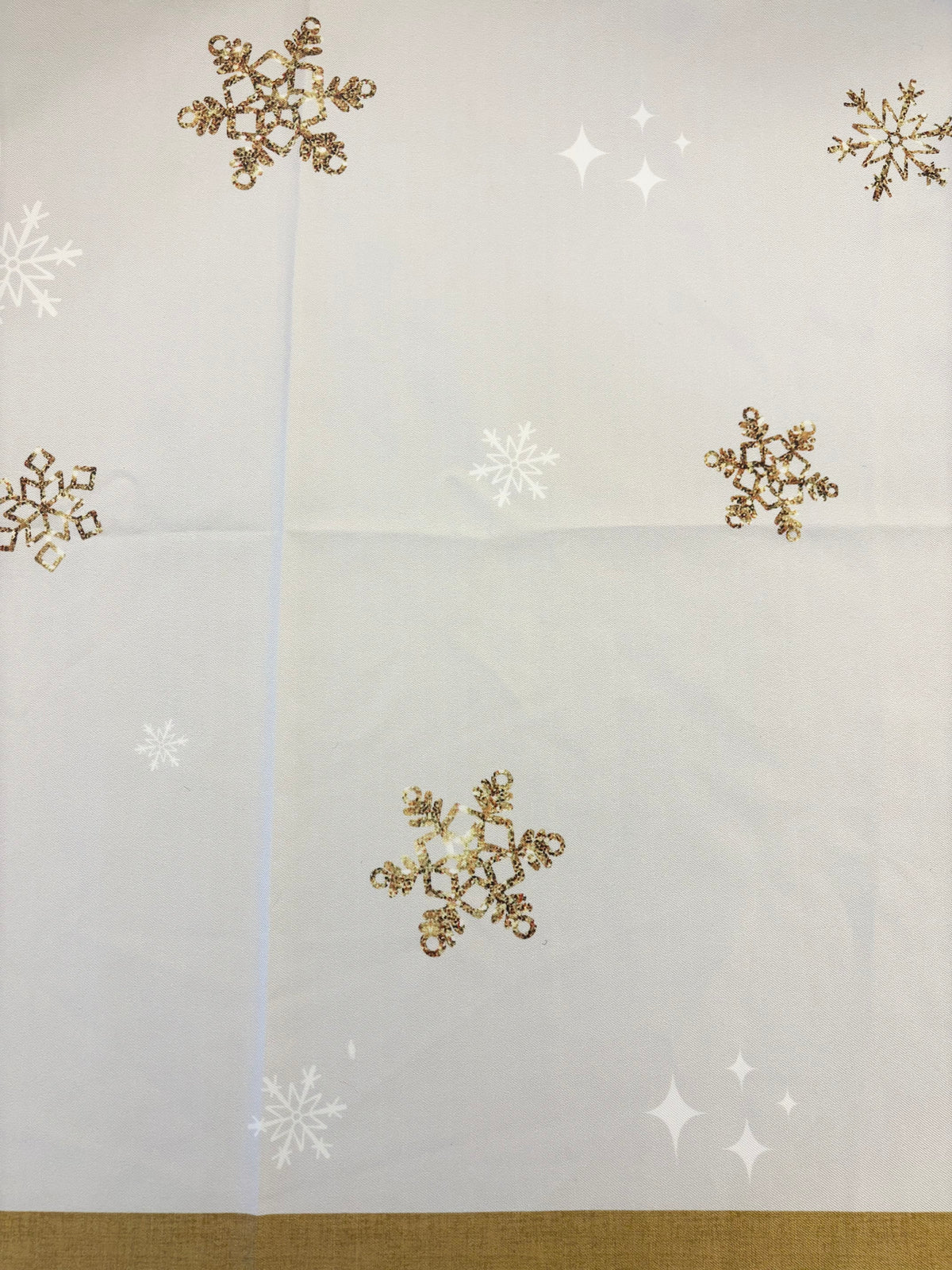 The Gold Snowflake Sparkle table cover