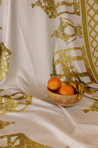 The Golden Mega shimmery table cover
