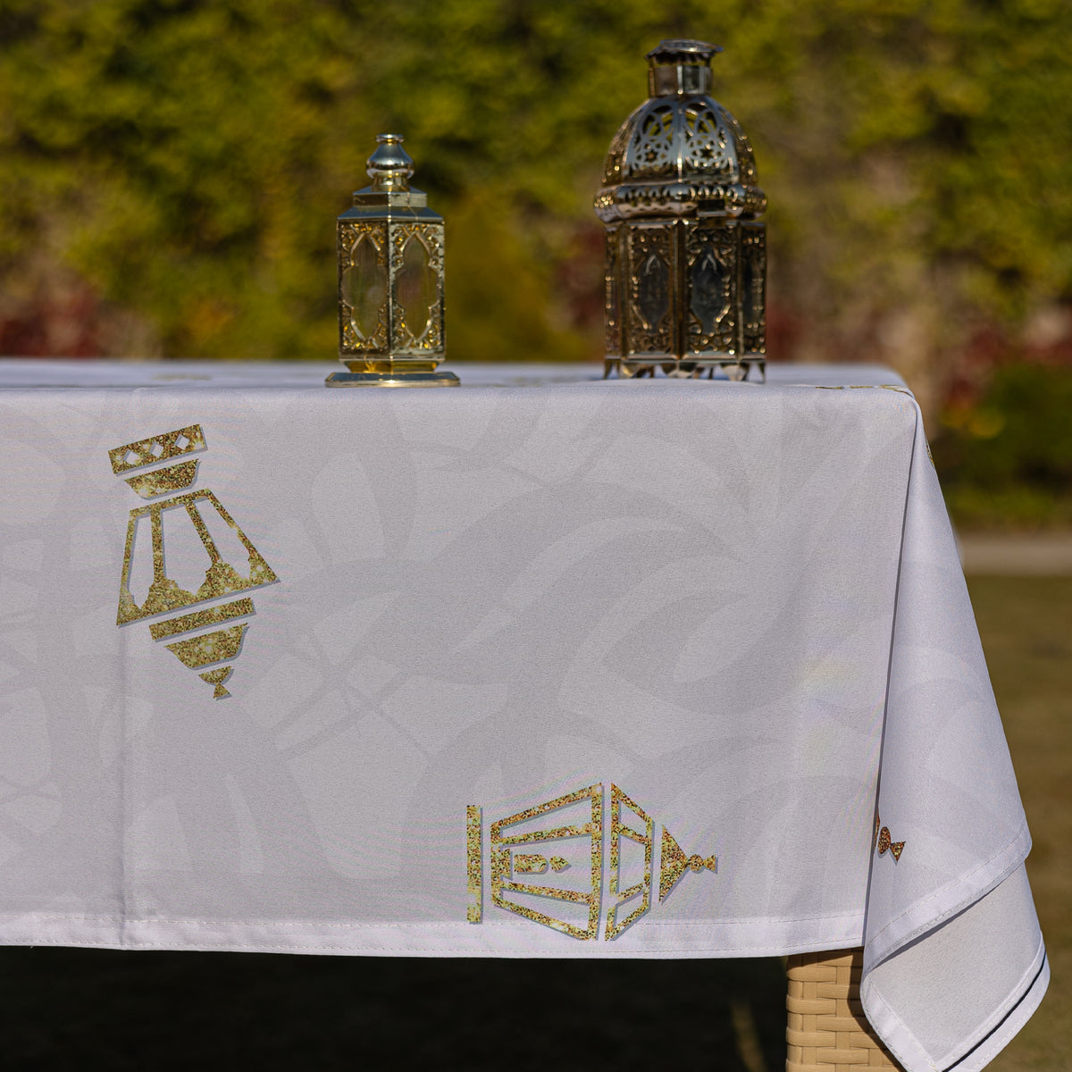 The Mini shimmery Fawanis Table cover- 006