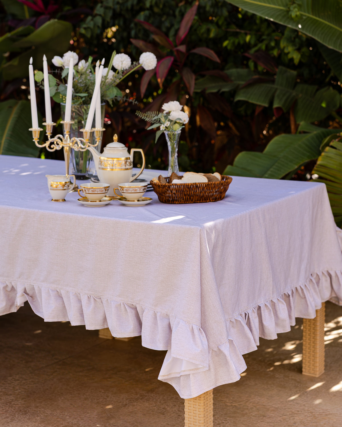 Che Bella Ruffles Table cover (Pre-Order takes 10 days)