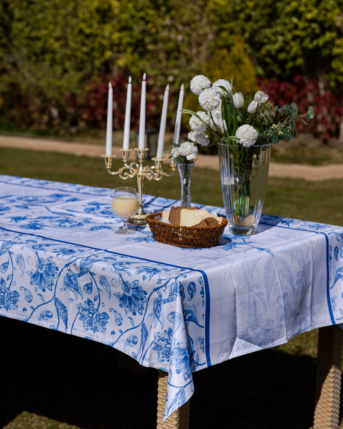 The Heavenly Garden Table Cover