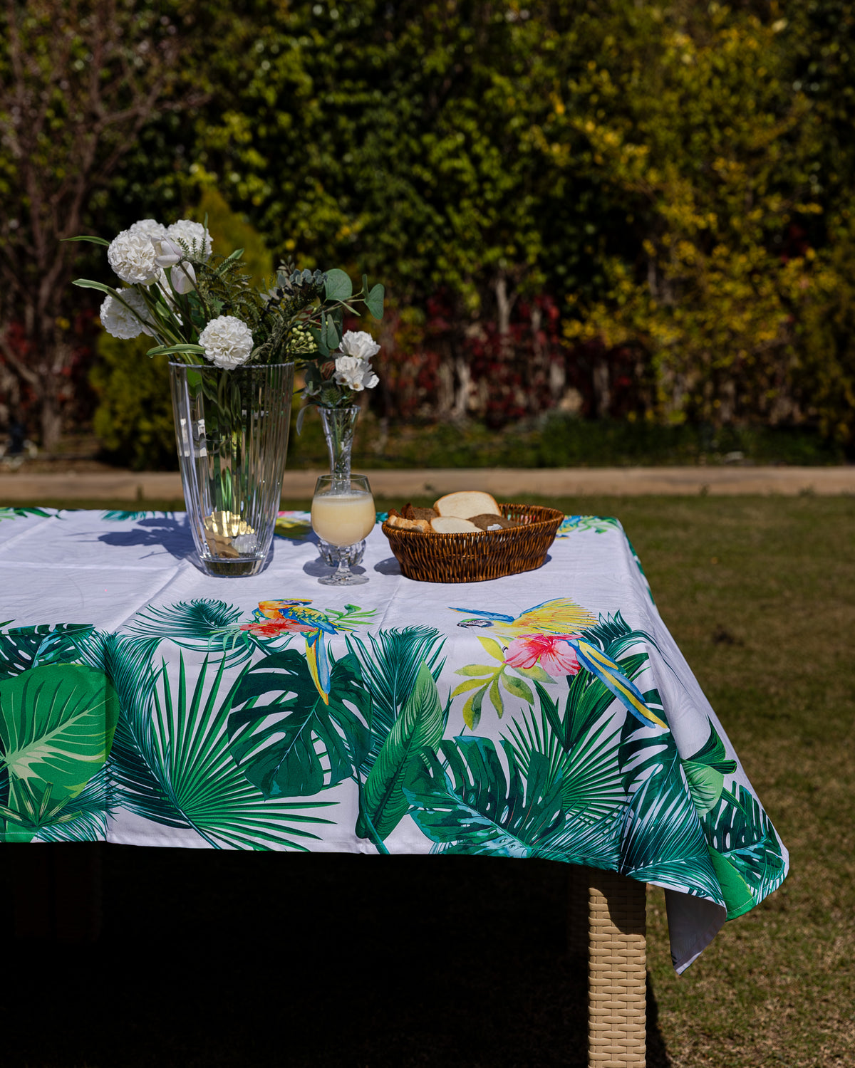 The Parrot Paradise Table Cover