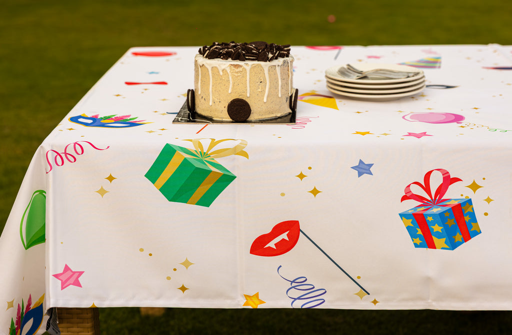The Birthday Festive table cover