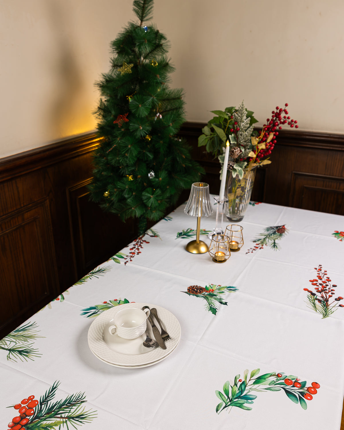 Under the Mistletoe table cover - 245