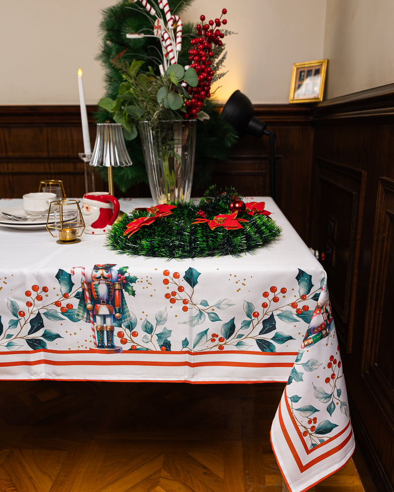 The Crimson Nutcracker Statement table cover - 240