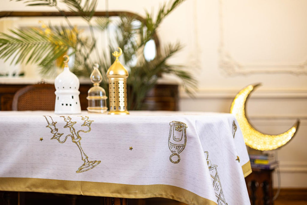 The Golden Palace lanterns table cover