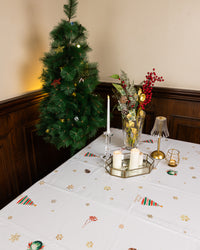 The Merry Mantel table cover - 242