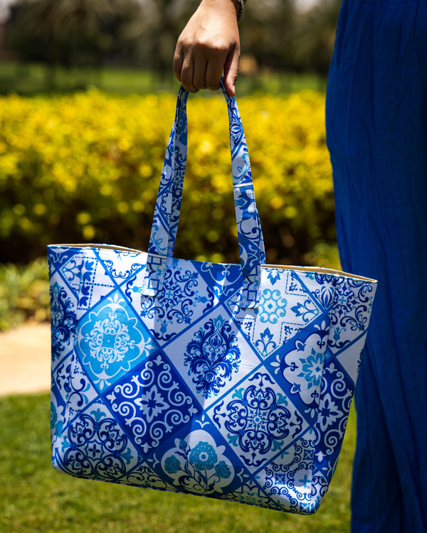 The bleu blanc tote bag