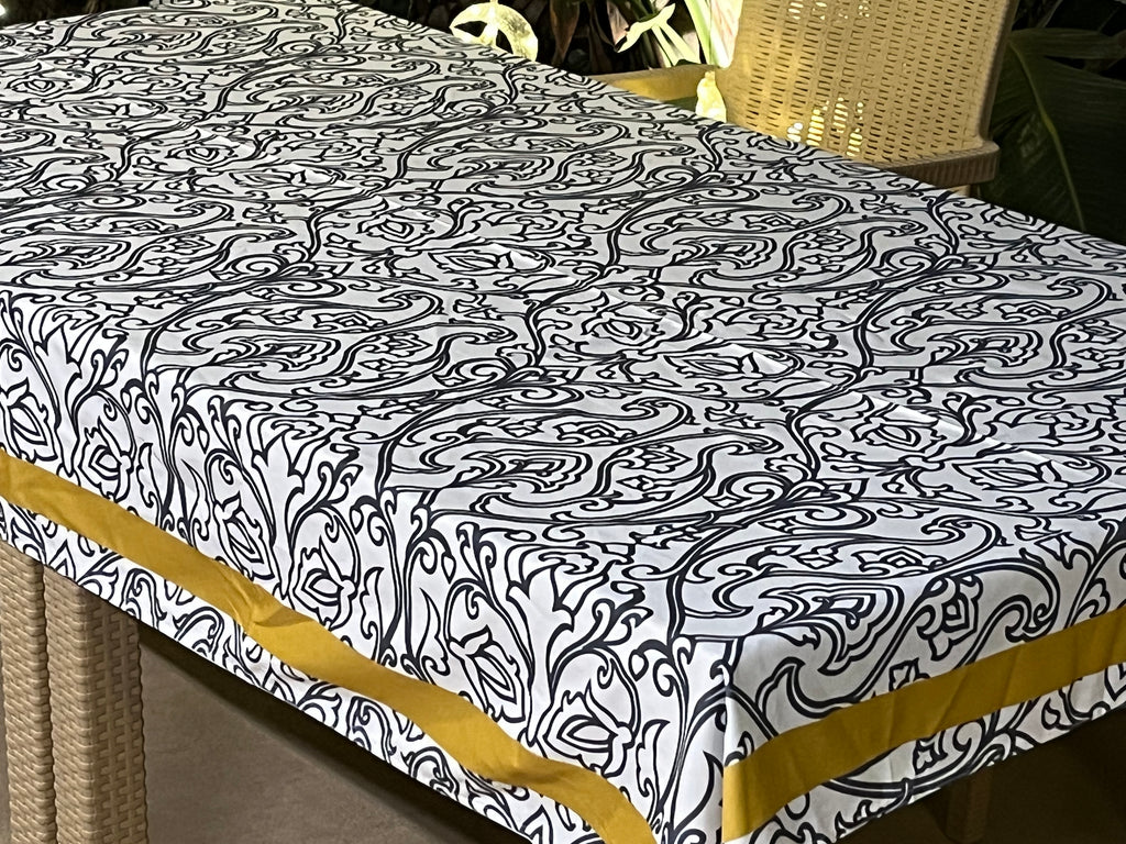 The black classic chic table cover